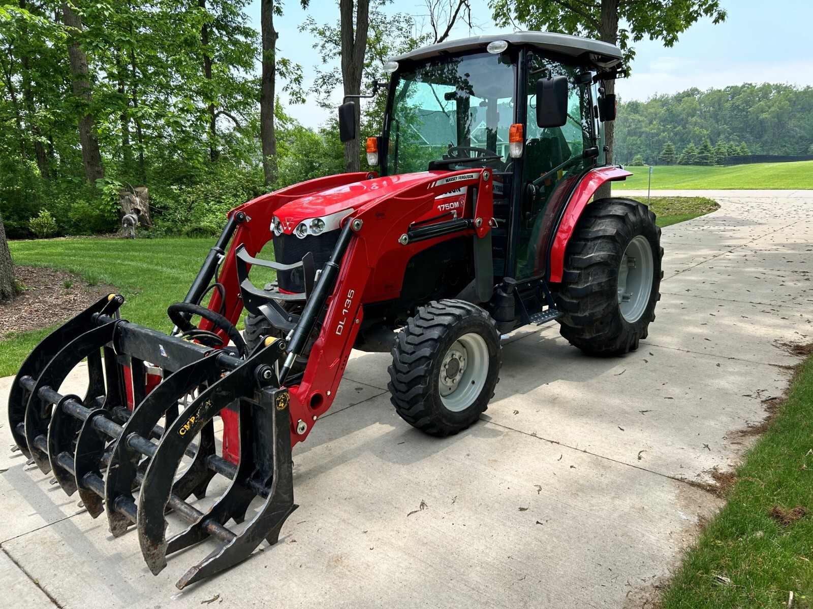 2019 MASSEY FERGUSON 1750M WITH 66″ GRAPPLE, IGLAND WINCH, 5′ FORKS & BUCKET