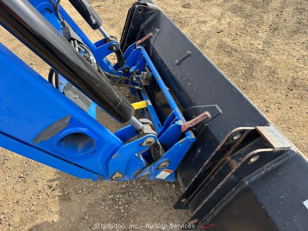 2009 New Holland T7060 MFWD Diesel Tractor Loader Utility Ag Farm Aux QC