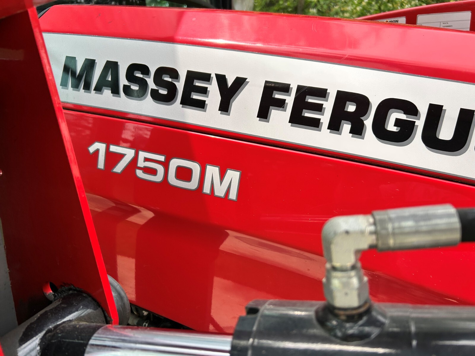 2019 MASSEY FERGUSON 1750M WITH 66″ GRAPPLE, IGLAND WINCH, 5′ FORKS & BUCKET