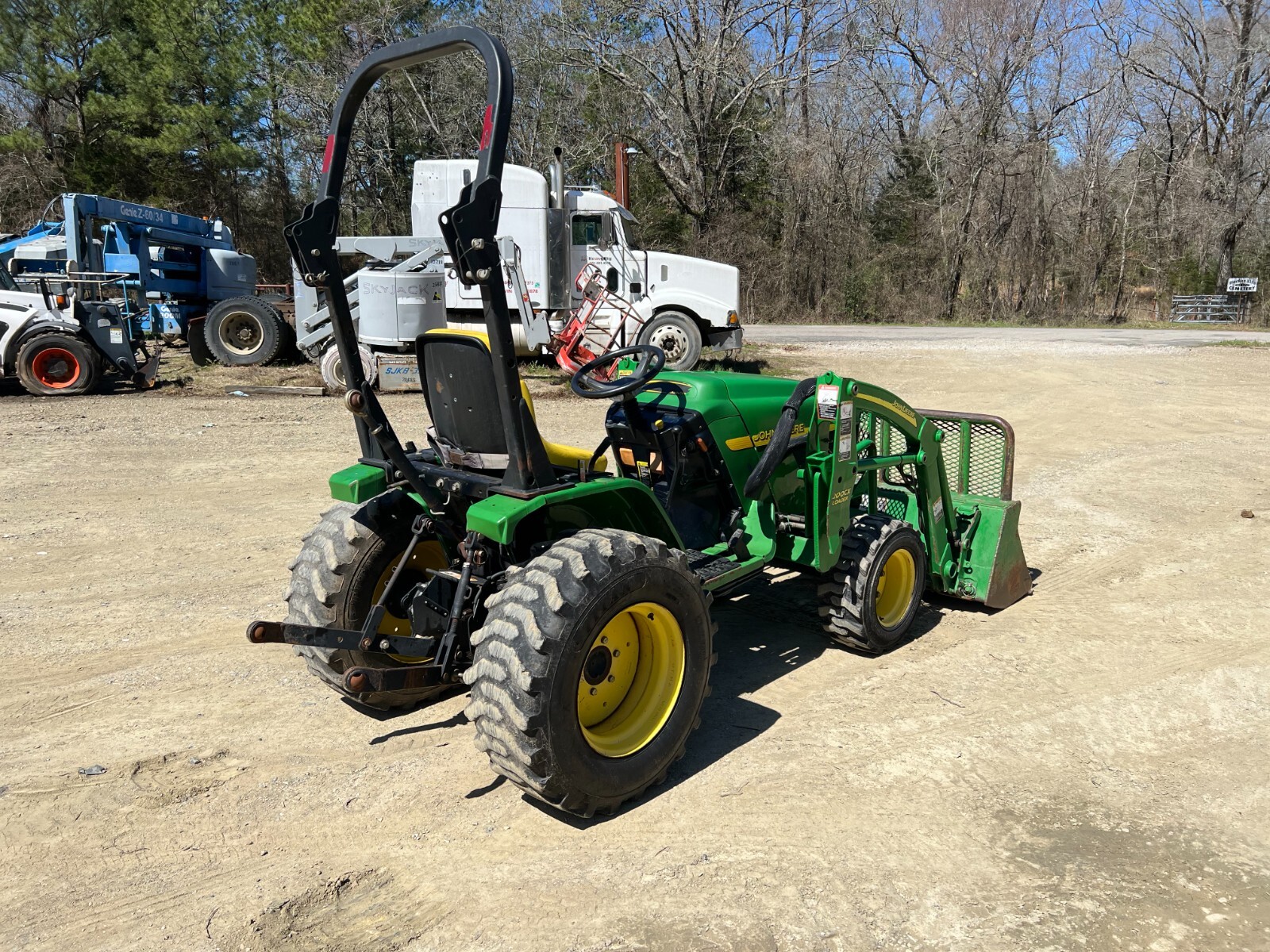 2004 John Deere 4115 Compact Utility Tractor W/Loader 4X4