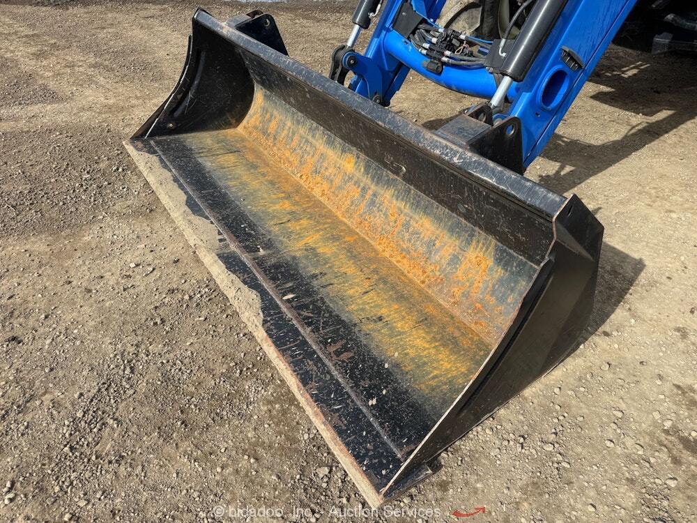 2009 New Holland T7060 MFWD Diesel Tractor Loader Utility Ag Farm Aux QC